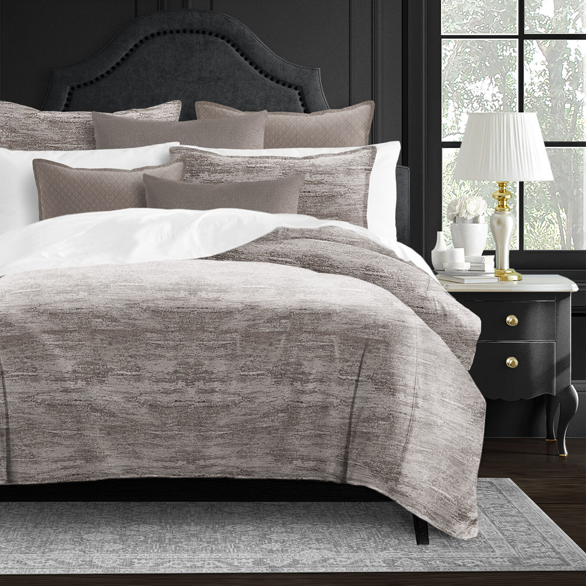Cabrera Mink Comforter Set