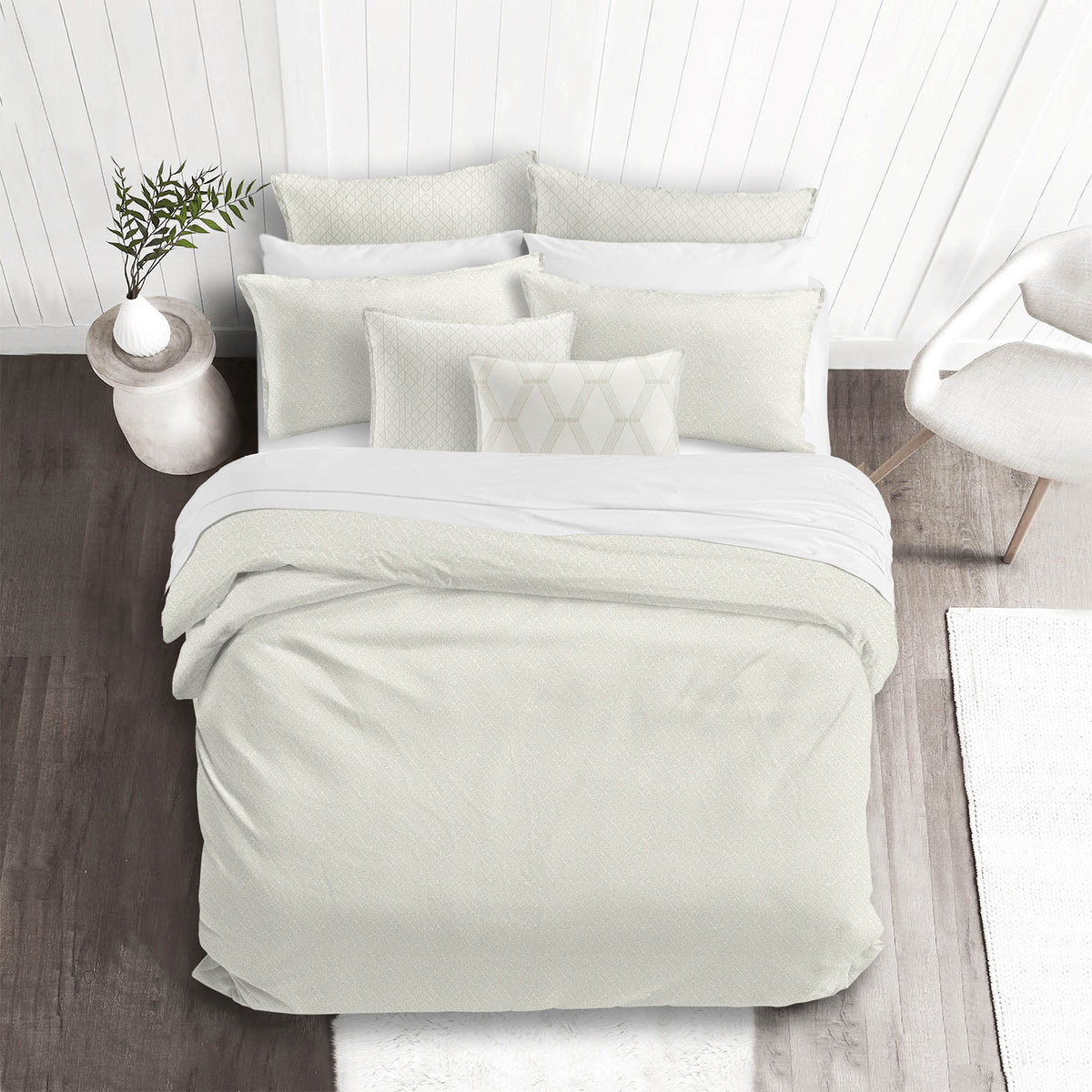 Slater Vanilla Comforter Set