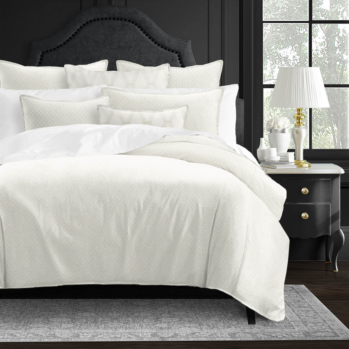 Slater Vanilla Comforter Set