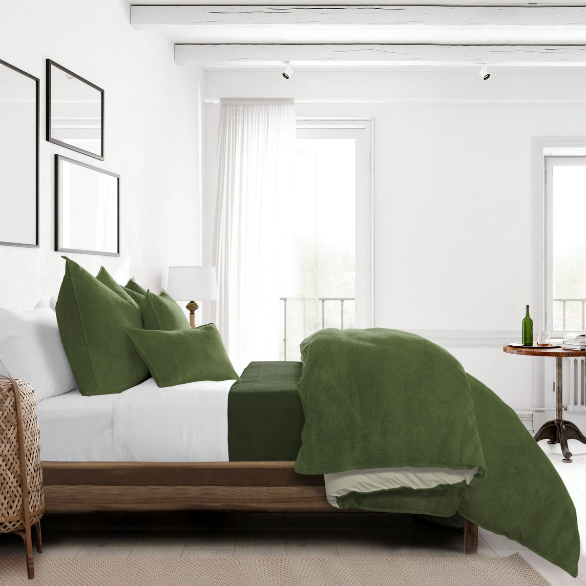 Vanessa Aloe Coverlet Set