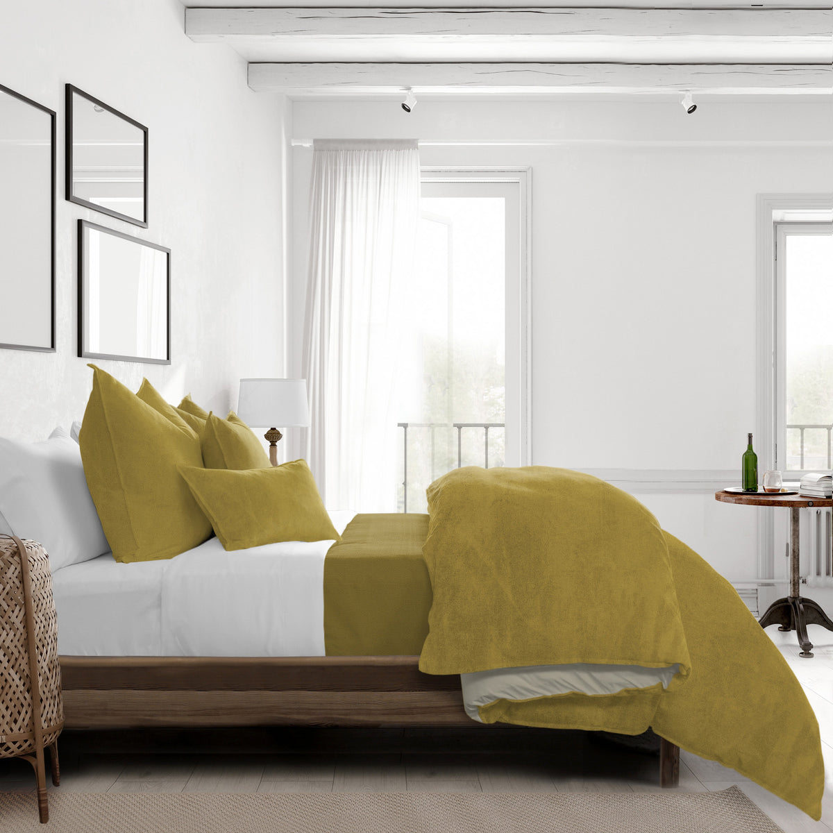 Vanessa Curry Coverlet Set