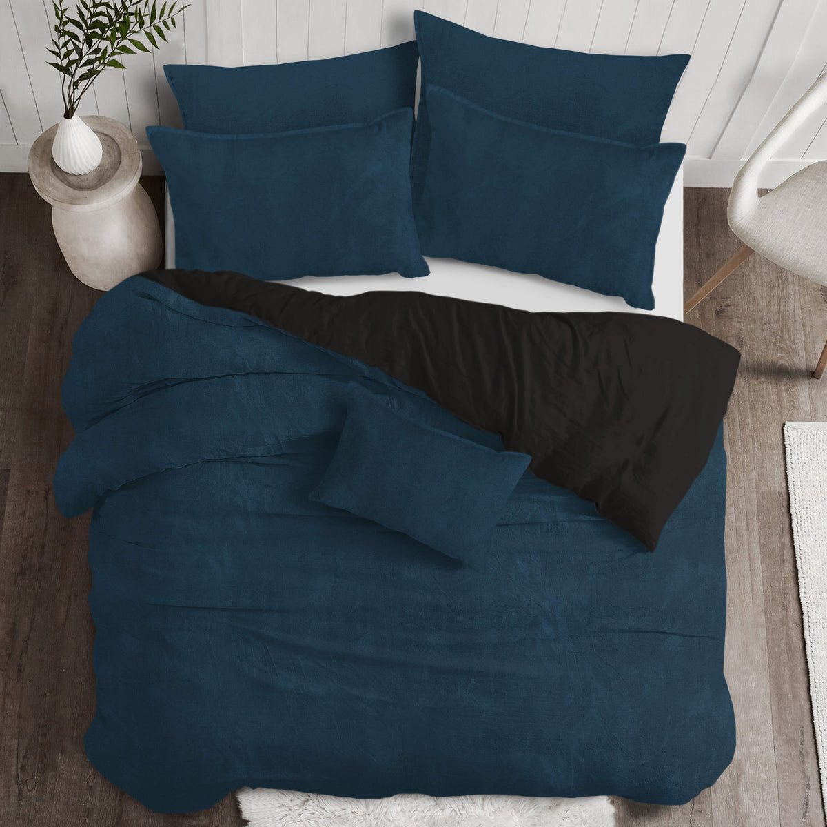 Vanessa Navy Comforter Set